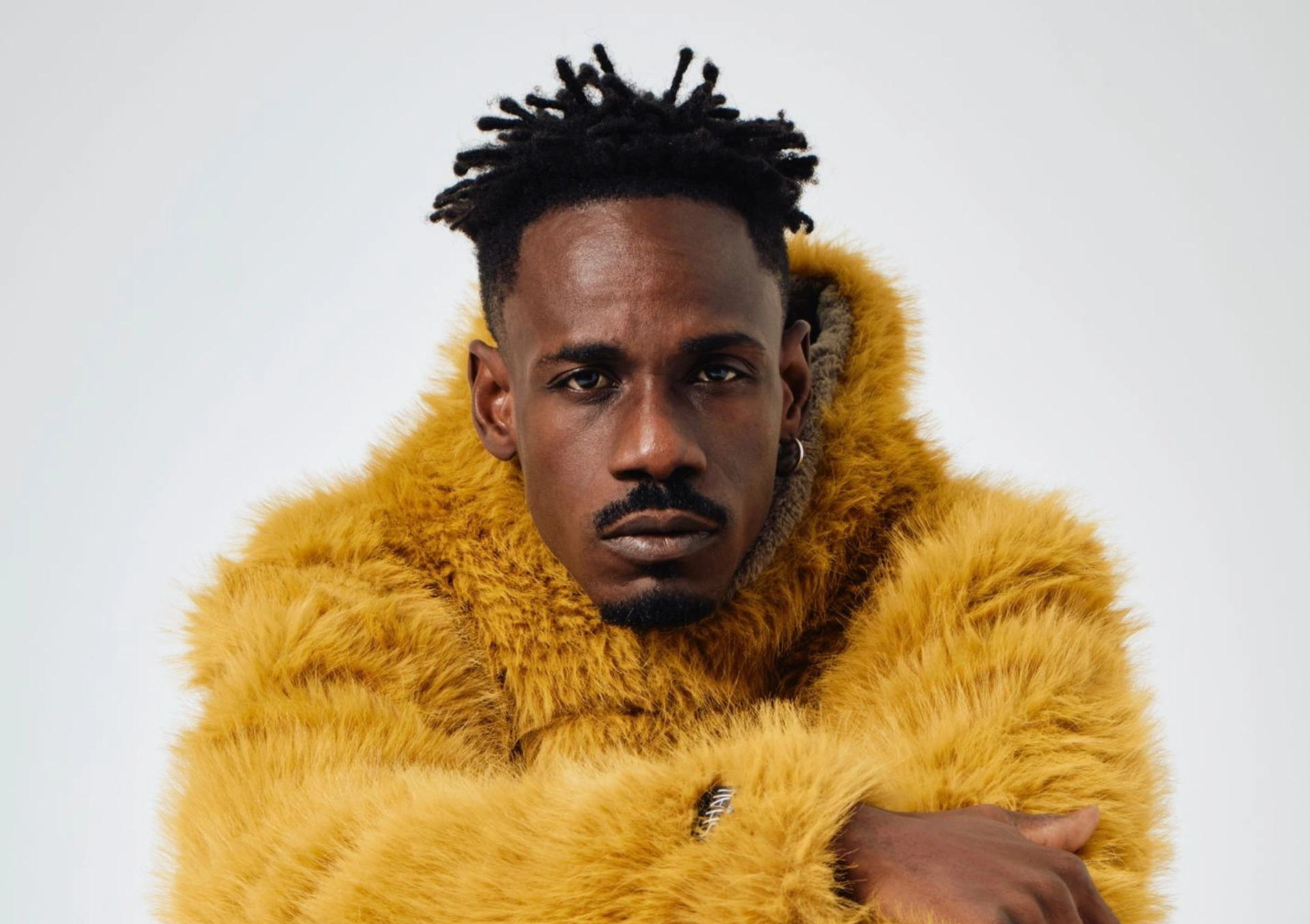 Strong Silhouette: A Bold and Timeless Look